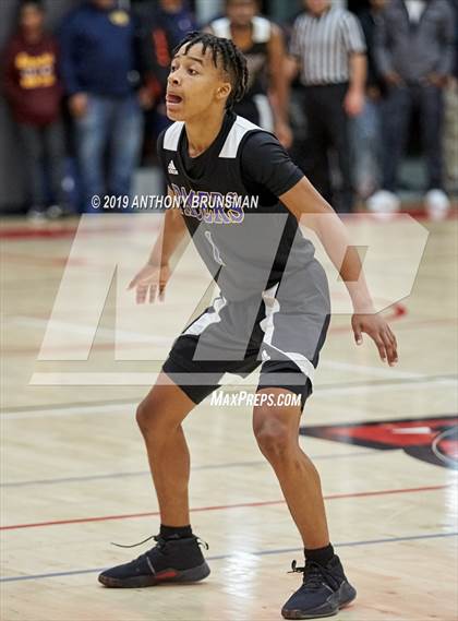 Thumbnail 2 in Grant vs. Cosumnes Oaks (Cordova Christmas Classic) photogallery.