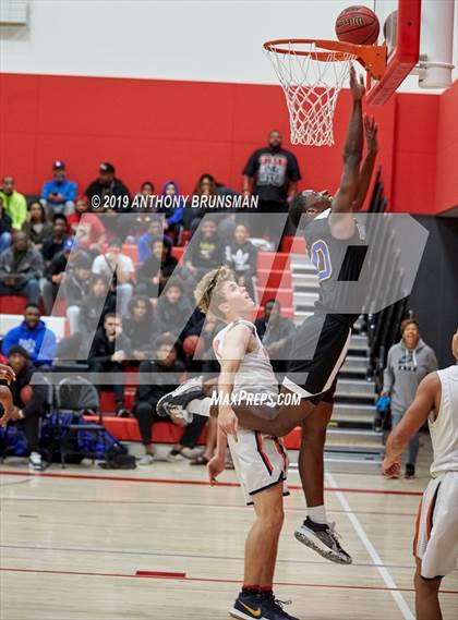 Thumbnail 1 in Grant vs. Cosumnes Oaks (Cordova Christmas Classic) photogallery.