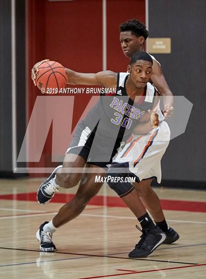 Thumbnail 2 in Grant vs. Cosumnes Oaks (Cordova Christmas Classic) photogallery.