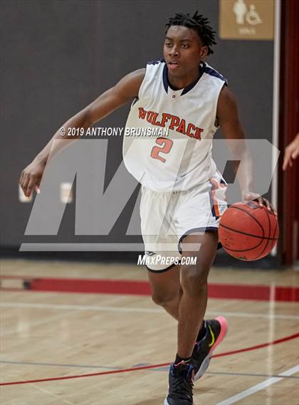 Thumbnail 3 in Grant vs. Cosumnes Oaks (Cordova Christmas Classic) photogallery.