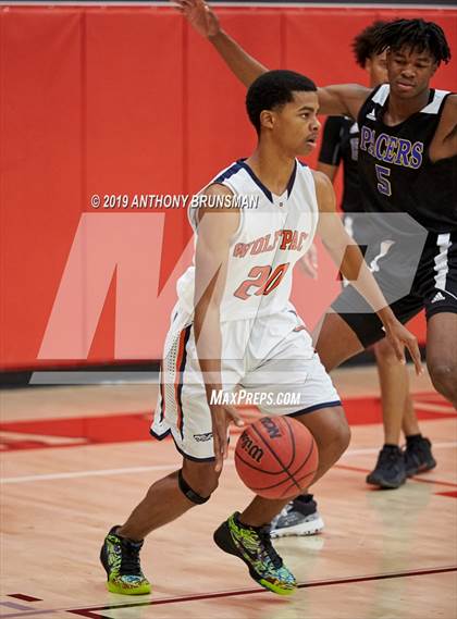 Thumbnail 3 in Grant vs. Cosumnes Oaks (Cordova Christmas Classic) photogallery.