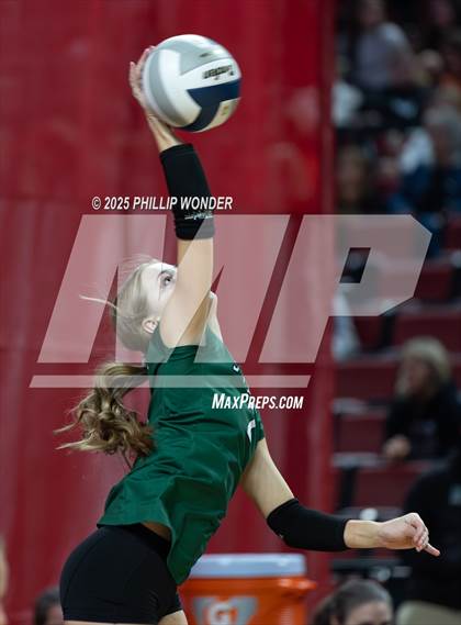 Thumbnail 1 in Lincoln Southwest vs Papillion-LaVista South (NSAA Class A Quarterfinal) photogallery.