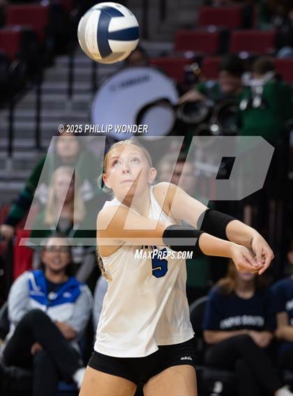 Thumbnail 1 in Lincoln Southwest vs Papillion-LaVista South (NSAA Class A Quarterfinal) photogallery.