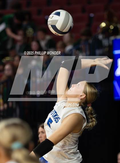 Thumbnail 3 in Lincoln Southwest vs Papillion-LaVista South (NSAA Class A Quarterfinal) photogallery.