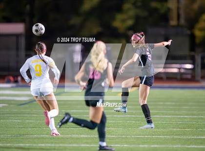 Thumbnail 3 in Barlow @ Lake Oswego photogallery.