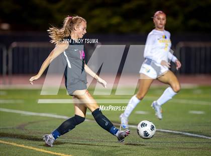 Thumbnail 3 in Barlow @ Lake Oswego photogallery.