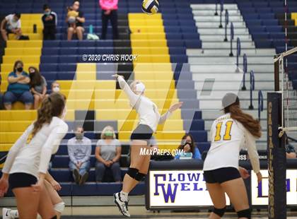 Thumbnail 2 in Buena @ Flowing Wells photogallery.