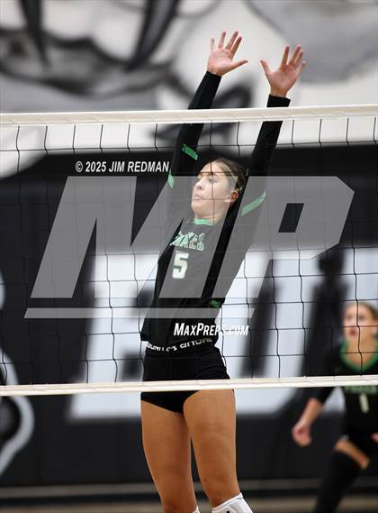 Thumbnail 3 in Caddo Mills vs. Lancaster photogallery.
