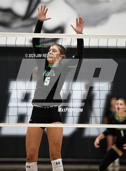 Thumbnail 2 in Caddo Mills vs. Lancaster photogallery.