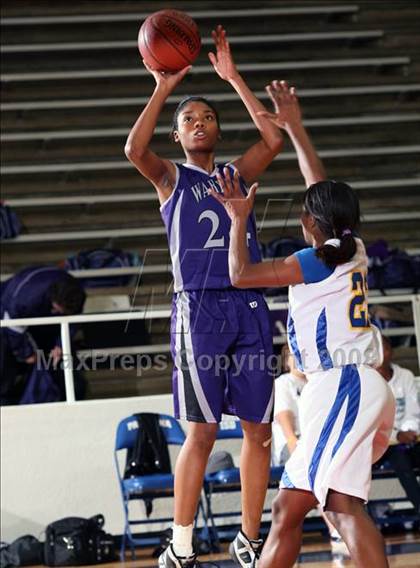 Thumbnail 1 in Warren vs. Channelview (McDonald's Texas Invitational) photogallery.