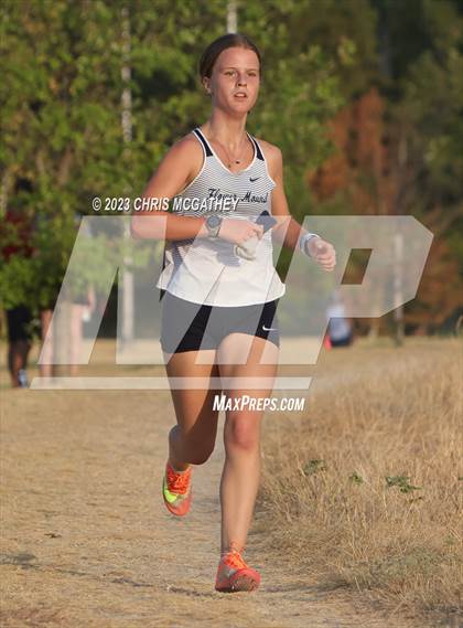 Thumbnail 2 in Greenhill/Luke's Locker Six Mile Relay photogallery.