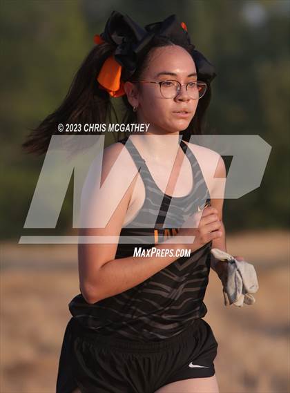 Thumbnail 1 in Greenhill/Luke's Locker Six Mile Relay photogallery.