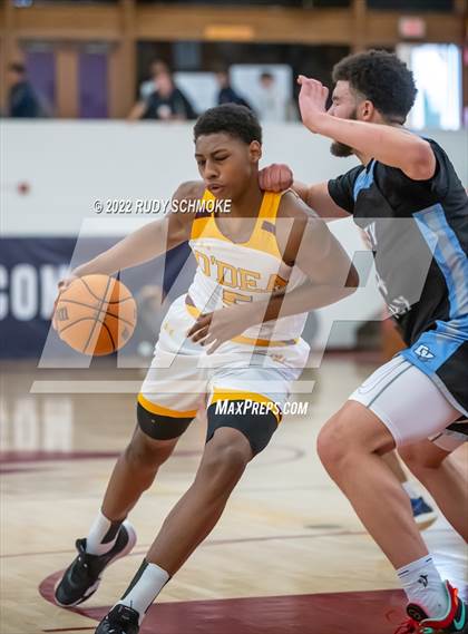Thumbnail 1 in Dougherty Valley vs. O'Dea (Torrey Pines Holiday Classic Tip-Off) photogallery.