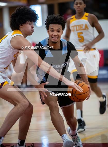 Thumbnail 2 in Dougherty Valley vs. O'Dea (Torrey Pines Holiday Classic Tip-Off) photogallery.