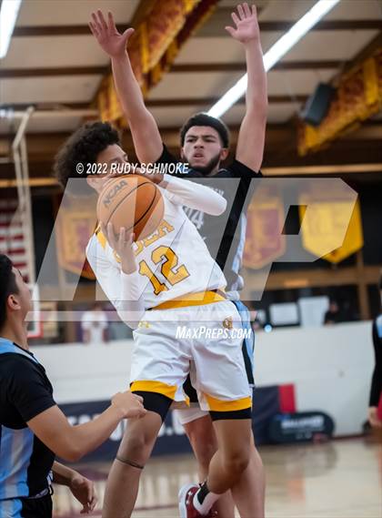 Thumbnail 1 in Dougherty Valley vs. O'Dea (Torrey Pines Holiday Classic Tip-Off) photogallery.