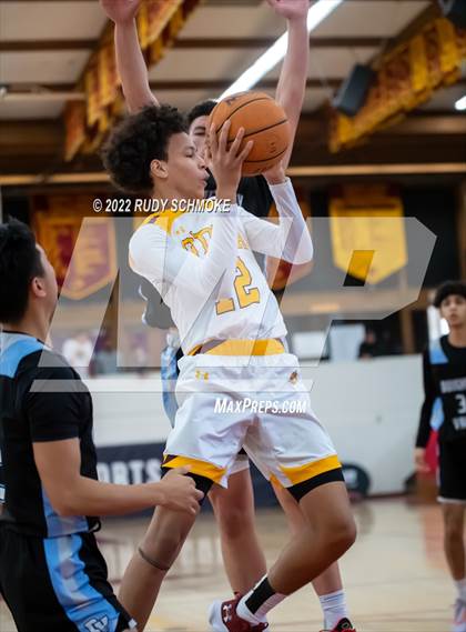 Thumbnail 2 in Dougherty Valley vs. O'Dea (Torrey Pines Holiday Classic Tip-Off) photogallery.