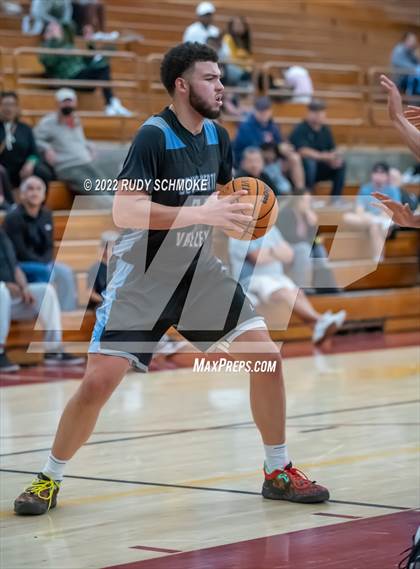 Thumbnail 3 in Dougherty Valley vs. O'Dea (Torrey Pines Holiday Classic Tip-Off) photogallery.