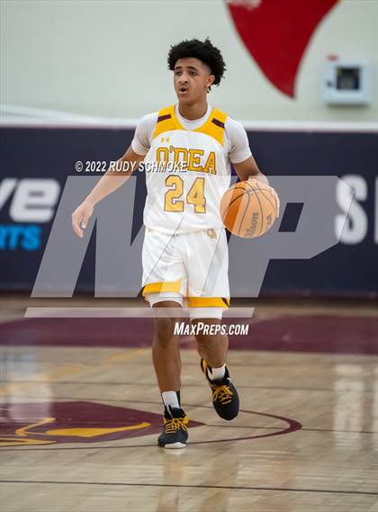 Thumbnail 1 in Dougherty Valley vs. O'Dea (Torrey Pines Holiday Classic Tip-Off) photogallery.