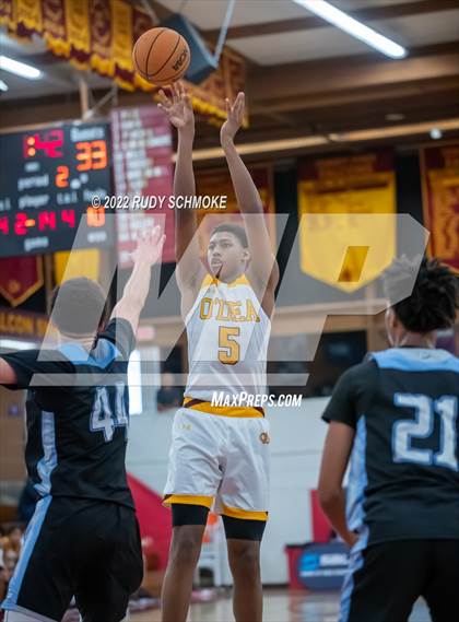 Thumbnail 3 in Dougherty Valley vs. O'Dea (Torrey Pines Holiday Classic Tip-Off) photogallery.