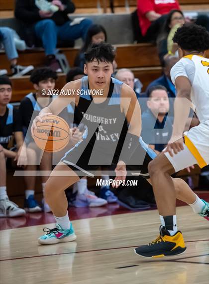 Thumbnail 3 in Dougherty Valley vs. O'Dea (Torrey Pines Holiday Classic Tip-Off) photogallery.