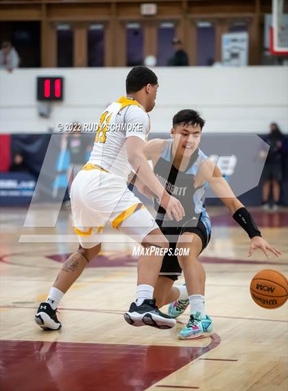 Thumbnail 2 in Dougherty Valley vs. O'Dea (Torrey Pines Holiday Classic Tip-Off) photogallery.