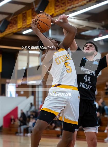 Thumbnail 1 in Dougherty Valley vs. O'Dea (Torrey Pines Holiday Classic Tip-Off) photogallery.