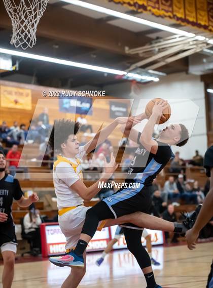 Thumbnail 1 in Dougherty Valley vs. O'Dea (Torrey Pines Holiday Classic Tip-Off) photogallery.