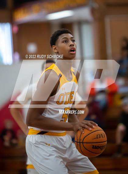 Thumbnail 2 in Dougherty Valley vs. O'Dea (Torrey Pines Holiday Classic Tip-Off) photogallery.
