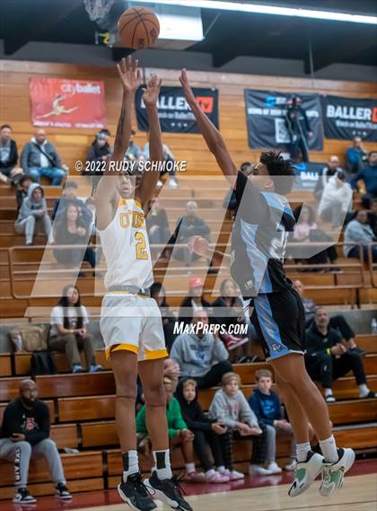 Thumbnail 1 in Dougherty Valley vs. O'Dea (Torrey Pines Holiday Classic Tip-Off) photogallery.