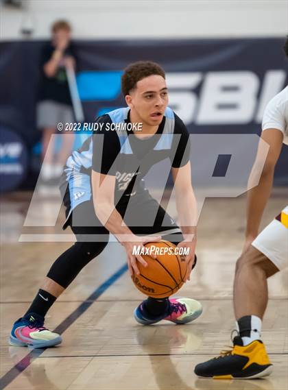 Thumbnail 2 in Dougherty Valley vs. O'Dea (Torrey Pines Holiday Classic Tip-Off) photogallery.