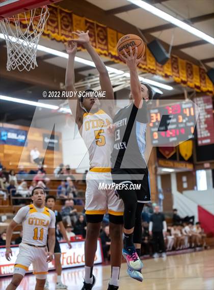 Thumbnail 1 in Dougherty Valley vs. O'Dea (Torrey Pines Holiday Classic Tip-Off) photogallery.