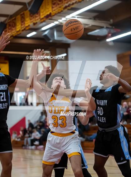 Thumbnail 3 in Dougherty Valley vs. O'Dea (Torrey Pines Holiday Classic Tip-Off) photogallery.
