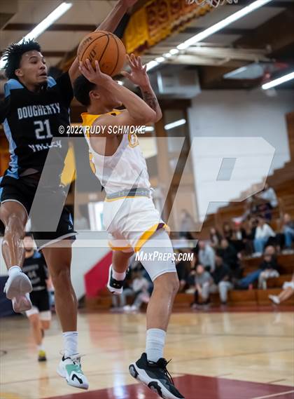 Thumbnail 3 in Dougherty Valley vs. O'Dea (Torrey Pines Holiday Classic Tip-Off) photogallery.