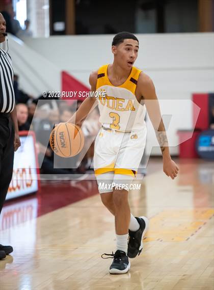 Thumbnail 2 in Dougherty Valley vs. O'Dea (Torrey Pines Holiday Classic Tip-Off) photogallery.