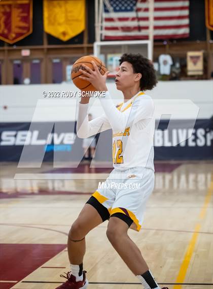 Thumbnail 3 in Dougherty Valley vs. O'Dea (Torrey Pines Holiday Classic Tip-Off) photogallery.