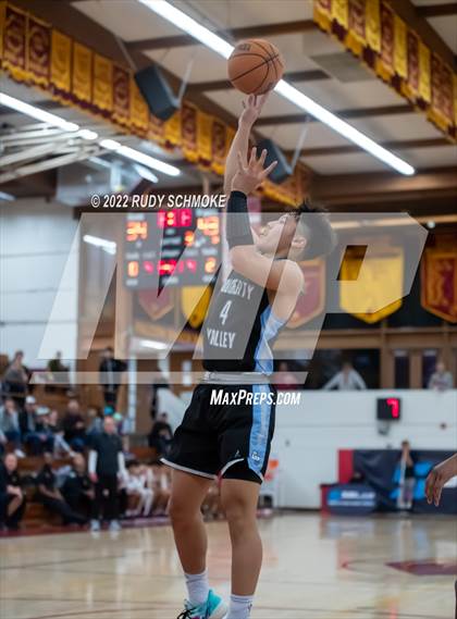 Thumbnail 3 in Dougherty Valley vs. O'Dea (Torrey Pines Holiday Classic Tip-Off) photogallery.
