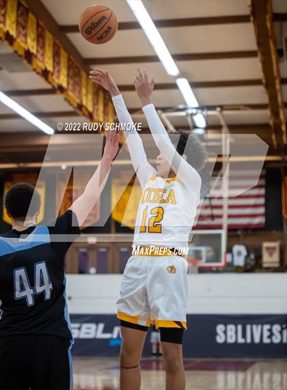 Thumbnail 2 in Dougherty Valley vs. O'Dea (Torrey Pines Holiday Classic Tip-Off) photogallery.