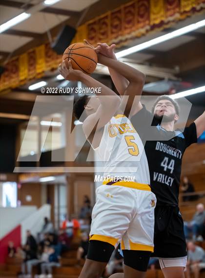 Thumbnail 2 in Dougherty Valley vs. O'Dea (Torrey Pines Holiday Classic Tip-Off) photogallery.