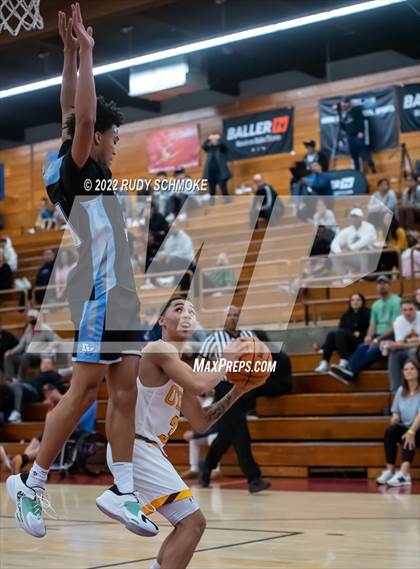 Thumbnail 2 in Dougherty Valley vs. O'Dea (Torrey Pines Holiday Classic Tip-Off) photogallery.