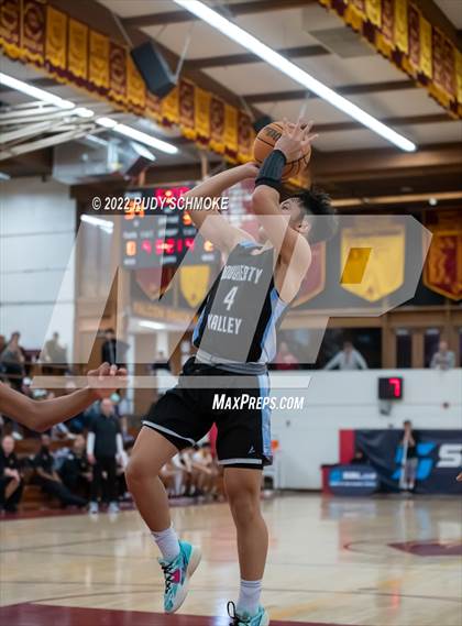 Thumbnail 1 in Dougherty Valley vs. O'Dea (Torrey Pines Holiday Classic Tip-Off) photogallery.