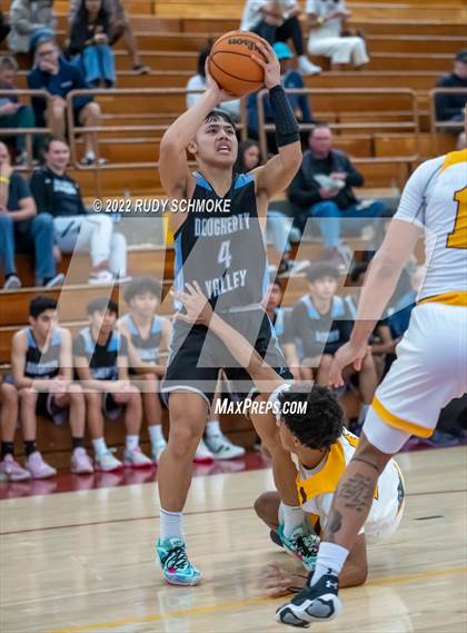 Thumbnail 3 in Dougherty Valley vs. O'Dea (Torrey Pines Holiday Classic Tip-Off) photogallery.