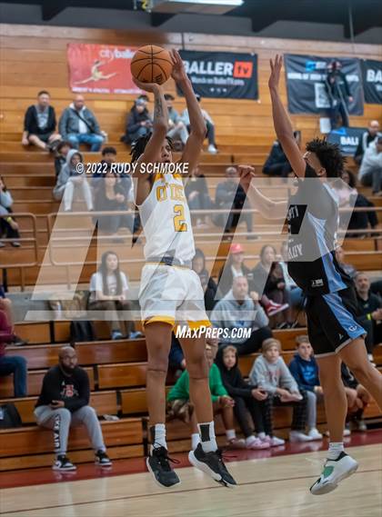 Thumbnail 3 in Dougherty Valley vs. O'Dea (Torrey Pines Holiday Classic Tip-Off) photogallery.
