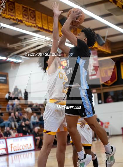 Thumbnail 3 in Dougherty Valley vs. O'Dea (Torrey Pines Holiday Classic Tip-Off) photogallery.