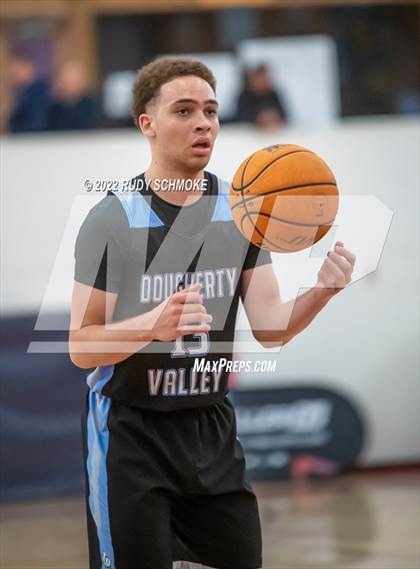 Thumbnail 1 in Dougherty Valley vs. O'Dea (Torrey Pines Holiday Classic Tip-Off) photogallery.
