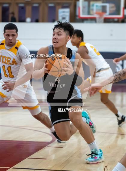 Thumbnail 1 in Dougherty Valley vs. O'Dea (Torrey Pines Holiday Classic Tip-Off) photogallery.