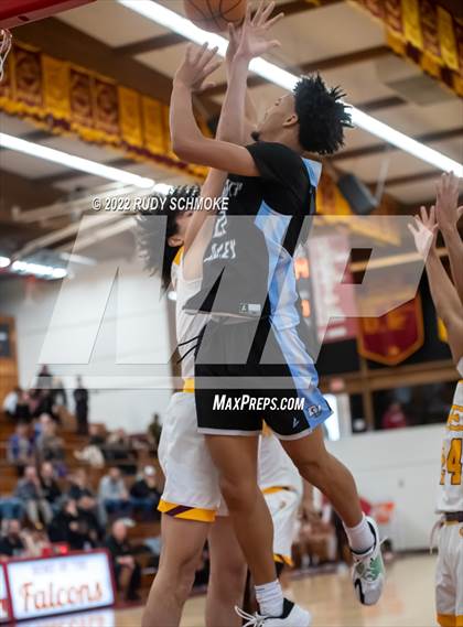 Thumbnail 2 in Dougherty Valley vs. O'Dea (Torrey Pines Holiday Classic Tip-Off) photogallery.
