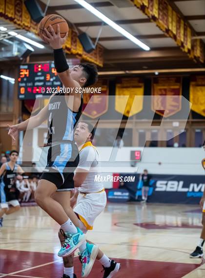 Thumbnail 2 in Dougherty Valley vs. O'Dea (Torrey Pines Holiday Classic Tip-Off) photogallery.