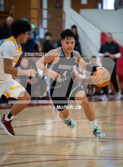 Thumbnail 2 in Dougherty Valley vs. O'Dea (Torrey Pines Holiday Classic Tip-Off) photogallery.