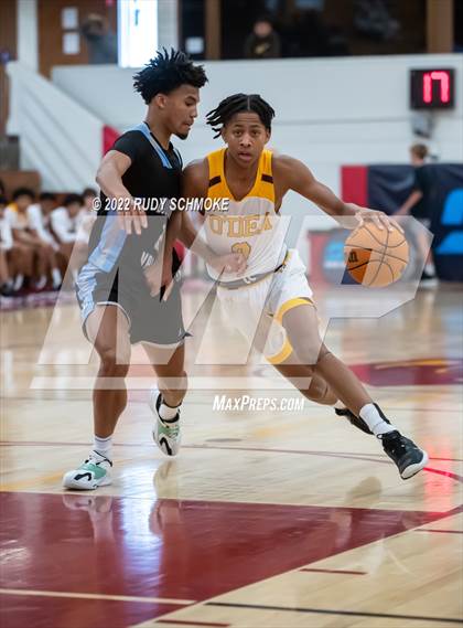 Thumbnail 2 in Dougherty Valley vs. O'Dea (Torrey Pines Holiday Classic Tip-Off) photogallery.