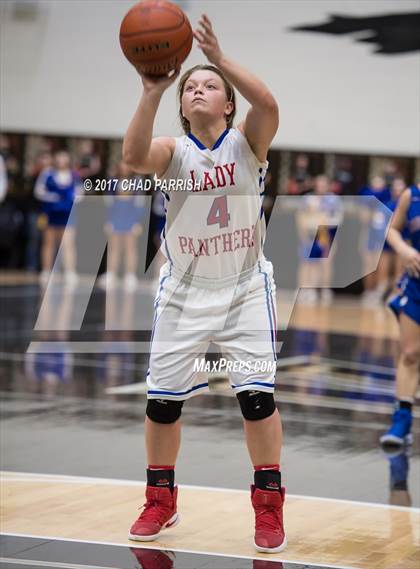 Thumbnail 1 in Sunnyvale vs. Alba-Golden (UIL 3A Regional Quarterfinal Playoff) photogallery.